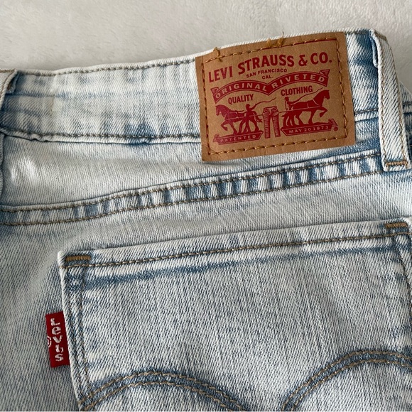 Levi’s 711 Skinny Jeans - Picture 4 of 5